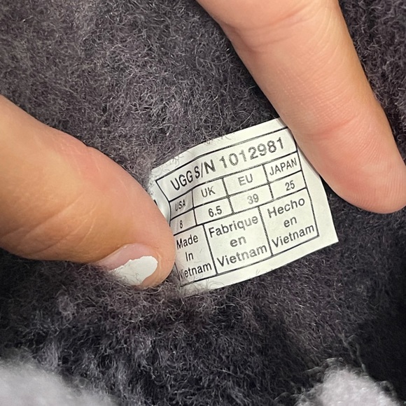 purple UGGs, *ONLY WORN TWICE*! - Picture 5 of 6